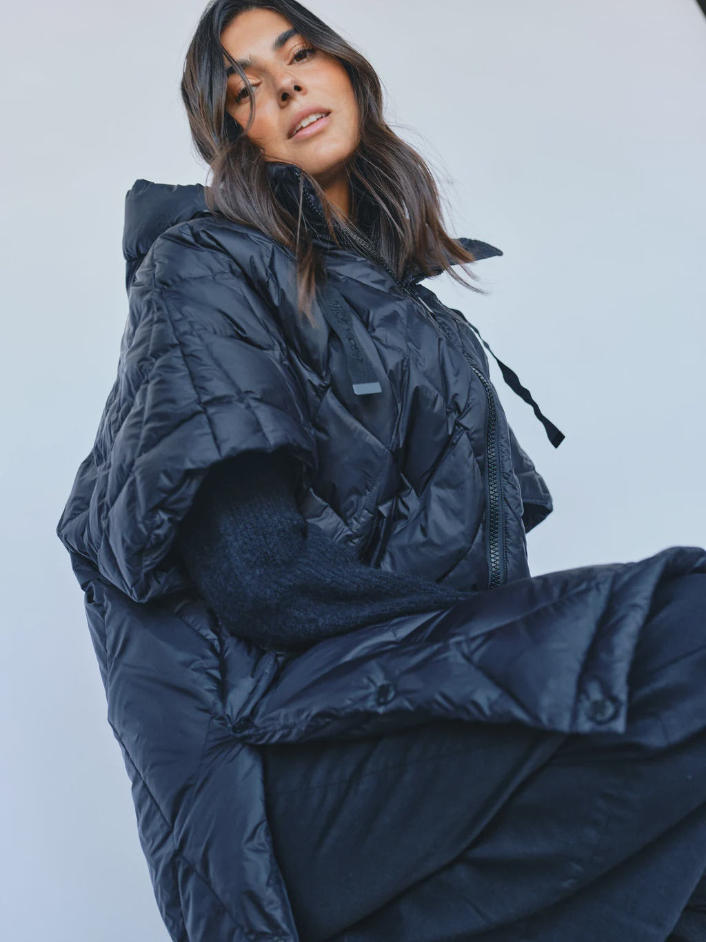 Mos Mosh Faisa Down Poncho - Black