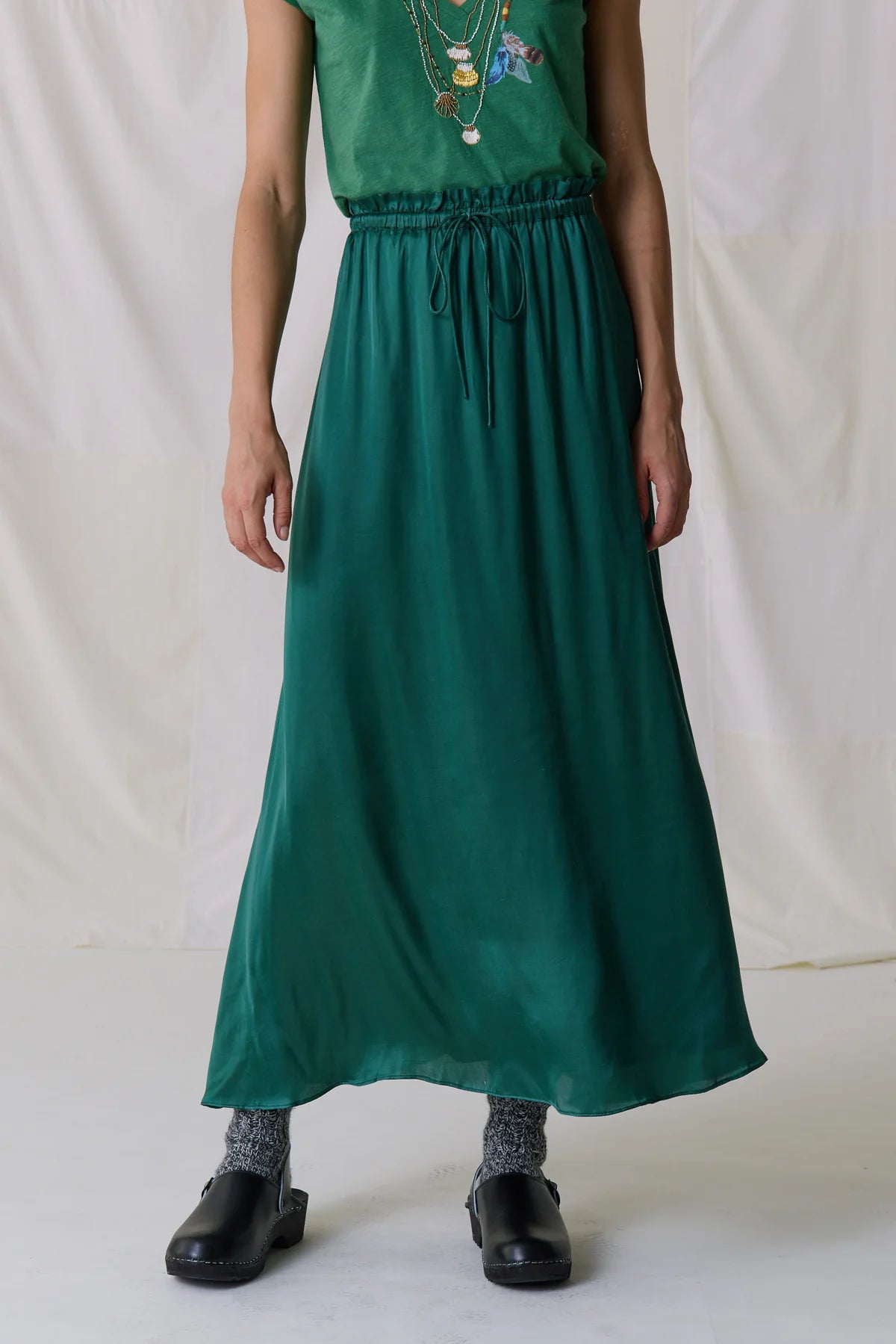 Leon & Harper Juliette Plain Skirt - Emerald