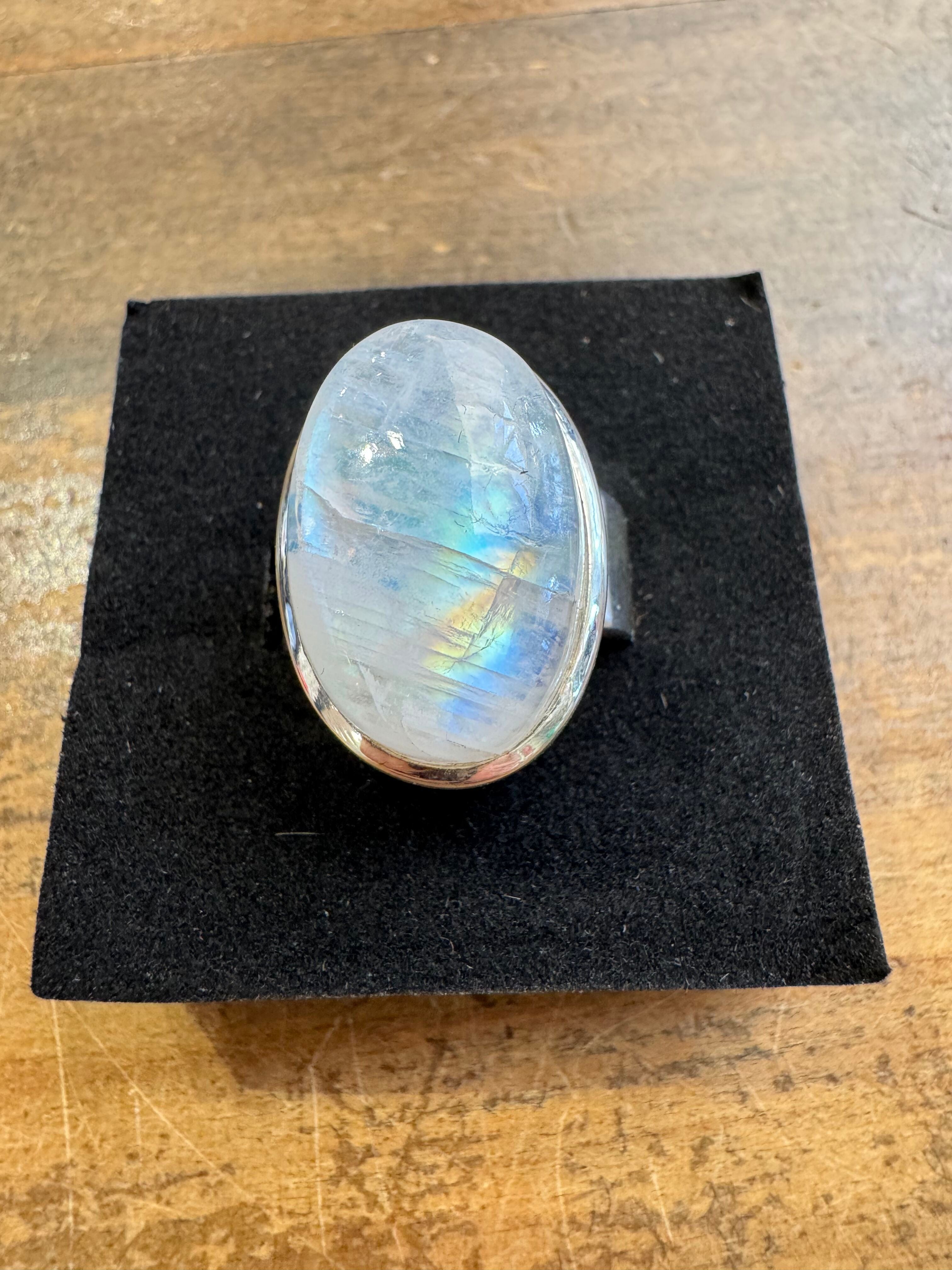 Moonstone & 925 Sterling Silver Oval Ring - Size 8