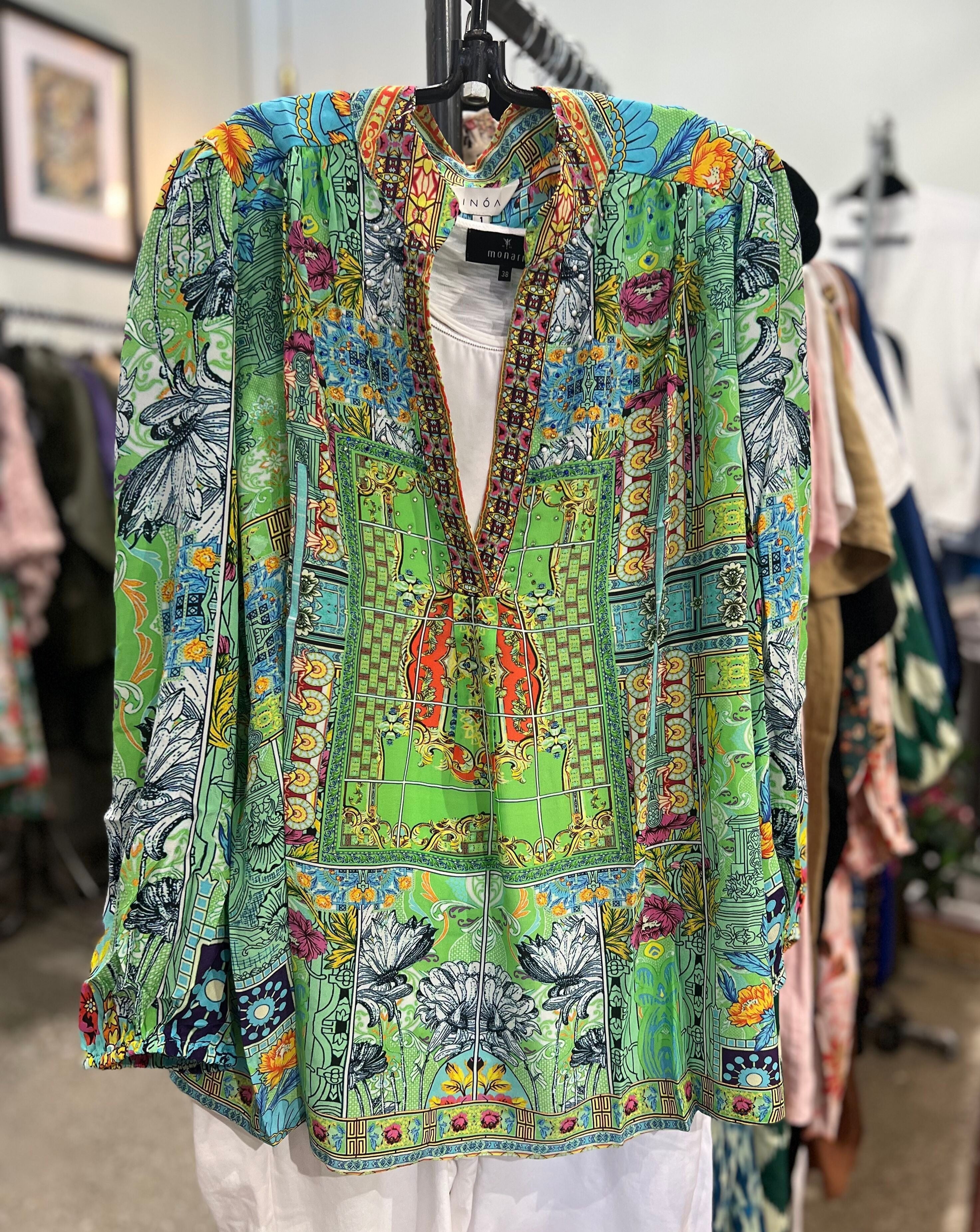 INOA Silk V Neck Pupper Top - Capri