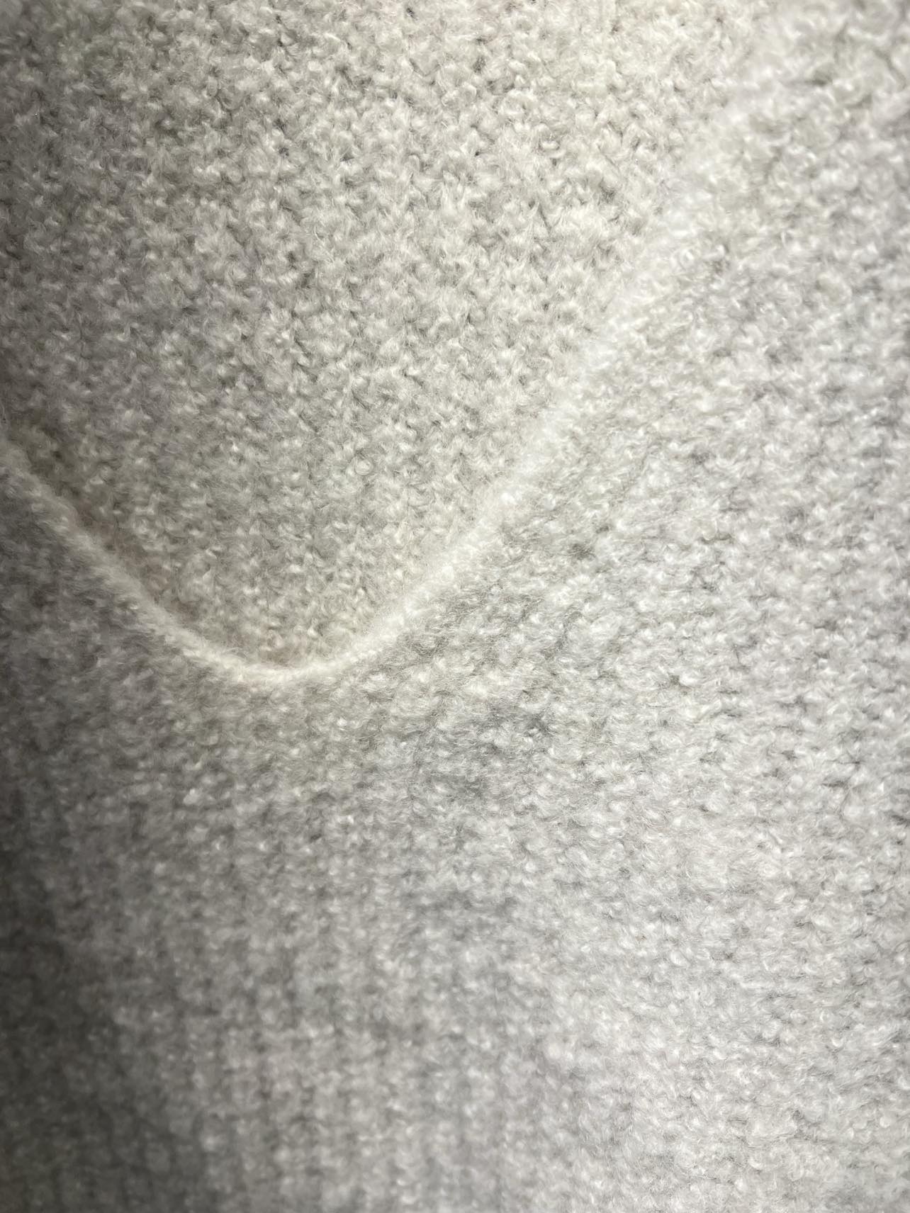 Monari V-Neck Seamless Fleece Sweater - Macadamia 806649
